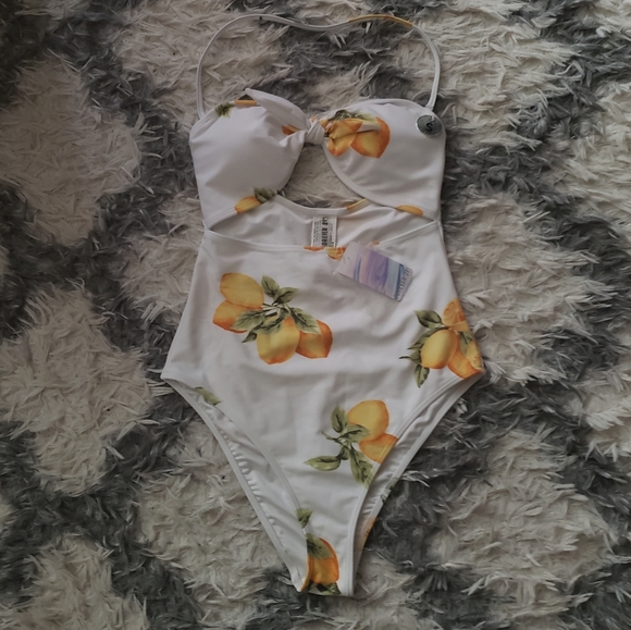 Forever 21 lemon print one piece swimsuit S - Picture 2 of 6